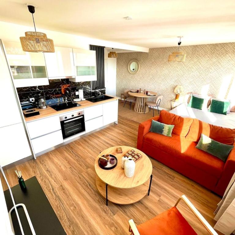 Cozy apartment with parking and panoramic views! - Appartamento con 2 Camere da Letto - 3