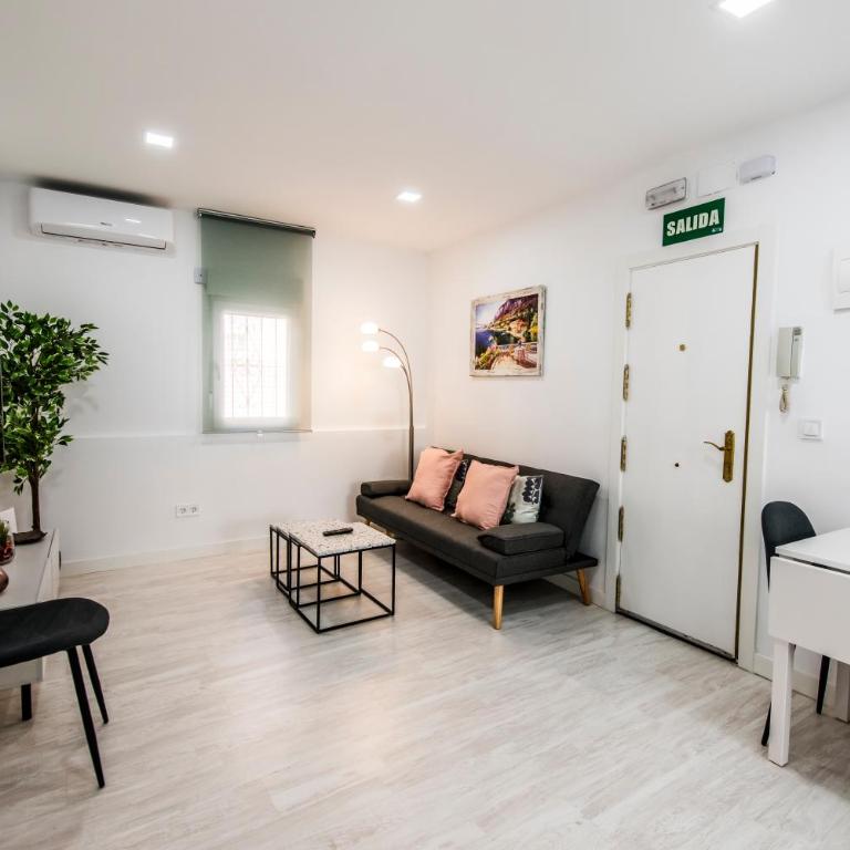 Encantador apartamento en Barajas by beBalmy - Two-Bedroom Apartment - 14