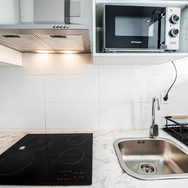 Encantador apartamento en Barajas by beBalmy - Two-Bedroom Apartment - 24