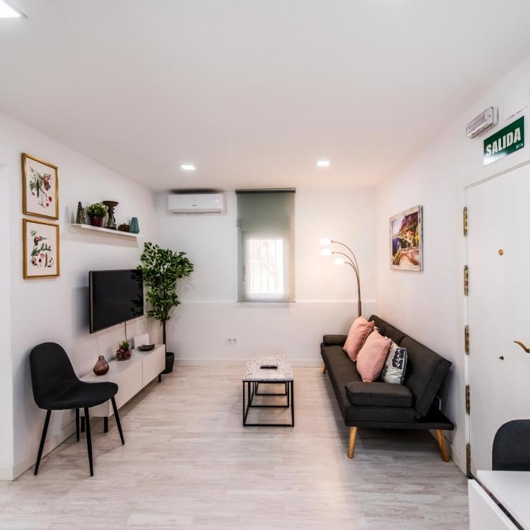 Encantador apartamento en Barajas by beBalmy - Two-Bedroom Apartment - 26