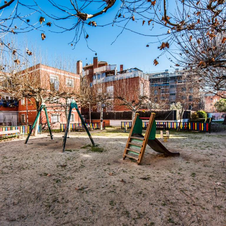 Encantador apartamento en Barajas by beBalmy - Two-Bedroom Apartment - 30