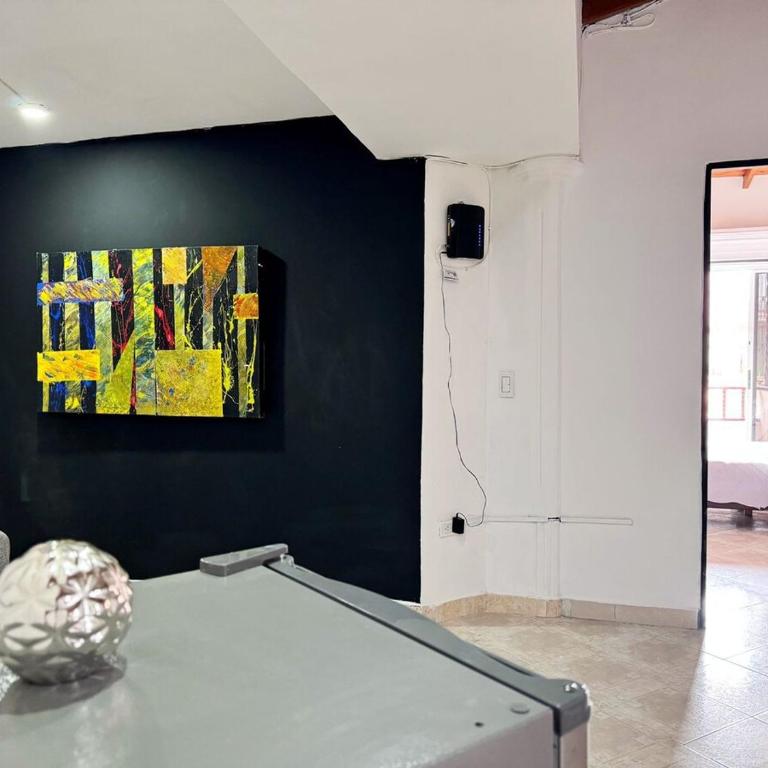 Apartamento cerca a Estadio con balcon y 5 habitaciones - Apartment - 3