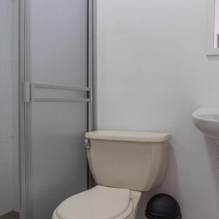 Apartamento cerca a Estadio con balcon y 5 habitaciones - Apartment - 11