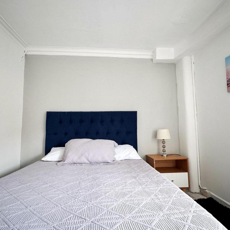 Apartamento cerca a Estadio con balcon y 5 habitaciones - Apartment - 14