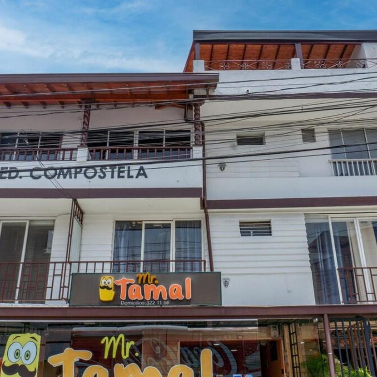 Apartamento cerca a Estadio con balcon y 5 habitaciones - Apartment - 30