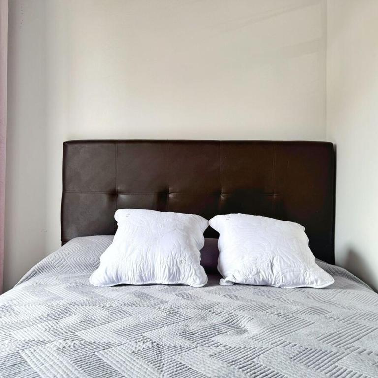 Apartamento cerca a Estadio con balcon y 5 habitaciones - Apartment - 49