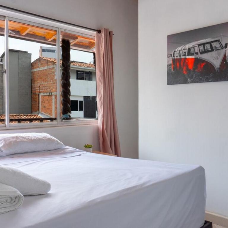 Apartamento cerca a Estadio con balcon y 5 habitaciones - Apartment - 64