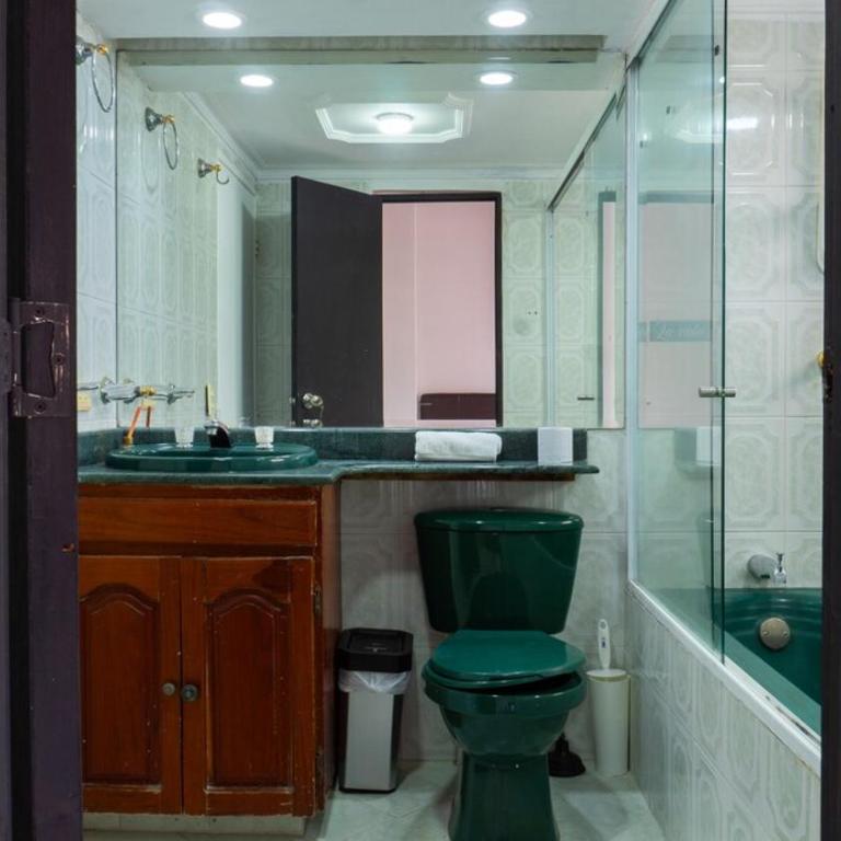 Apartamento cerca a Estadio con balcon y 5 habitaciones - Apartment - 68