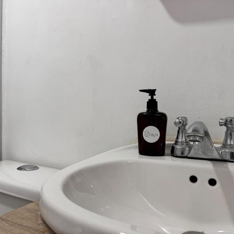 Apartamento cerca a Estadio con balcon y 5 habitaciones - Apartment - 71