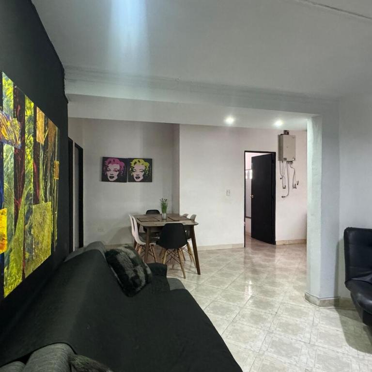 Apartamento cerca a Estadio con balcon y 5 habitaciones - Apartment - 75