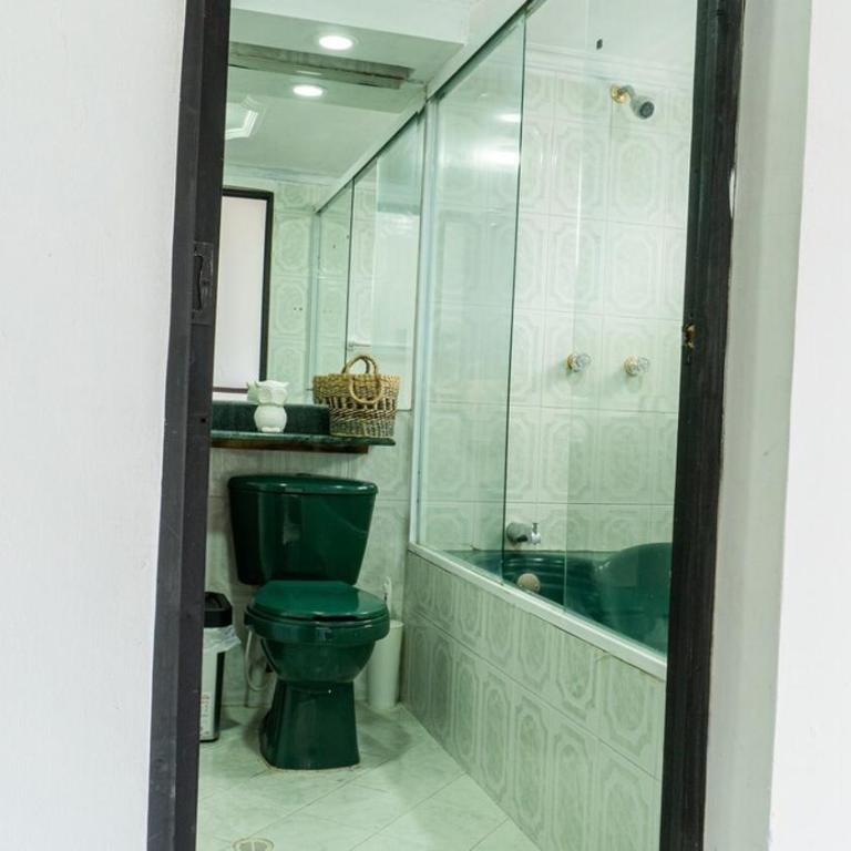 Apartamento cerca a Estadio con balcon y 5 habitaciones - Apartment - 27