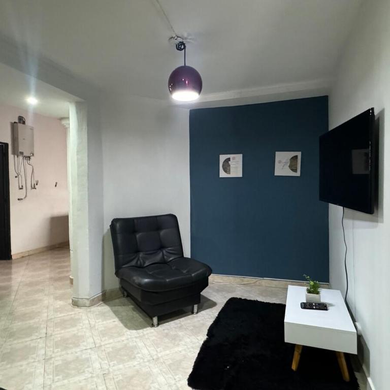 Apartamento cerca a Estadio con balcon y 5 habitaciones - Apartment - 76