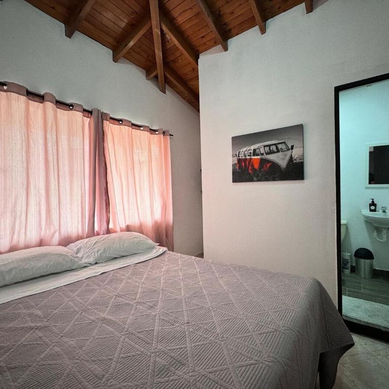 Apartamento cerca a Estadio con balcon y 5 habitaciones - Apartment - 77
