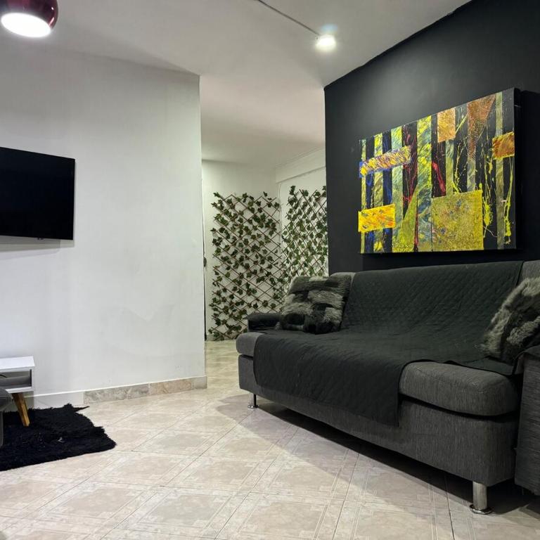 Apartamento cerca a Estadio con balcon y 5 habitaciones - Apartment - 78