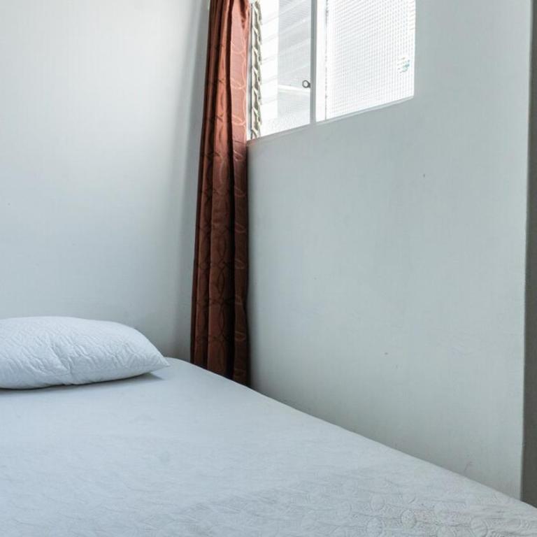 Apartamento cerca a Estadio con balcon y 5 habitaciones - Apartment - 34