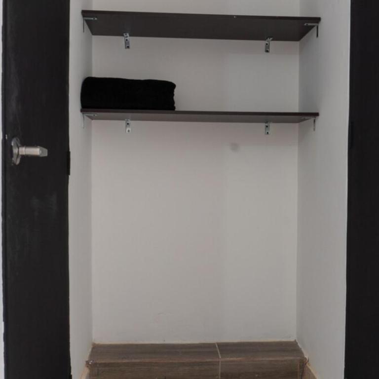 Apartamento cerca a Estadio con balcon y 5 habitaciones - Apartment - 80