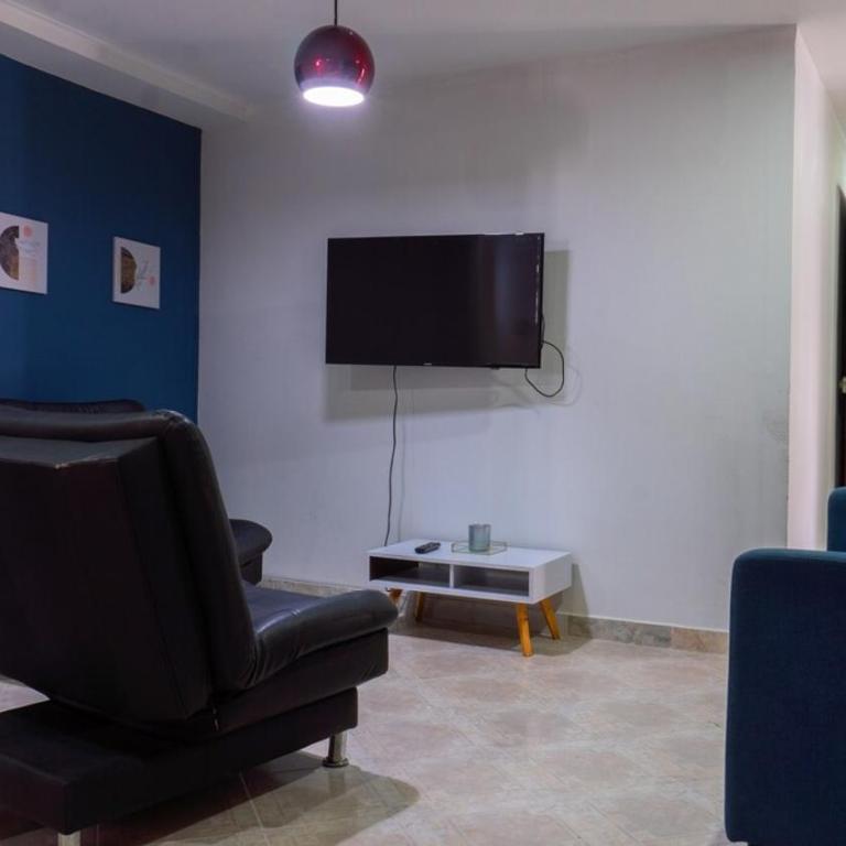 Apartamento cerca a Estadio con balcon y 5 habitaciones - Apartment - 82