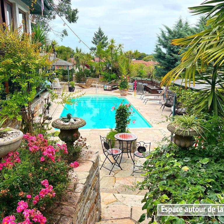 Art-Villa Merkel - 28 pers - 11 chambr - 10 WC - Piscine - Villa - 32