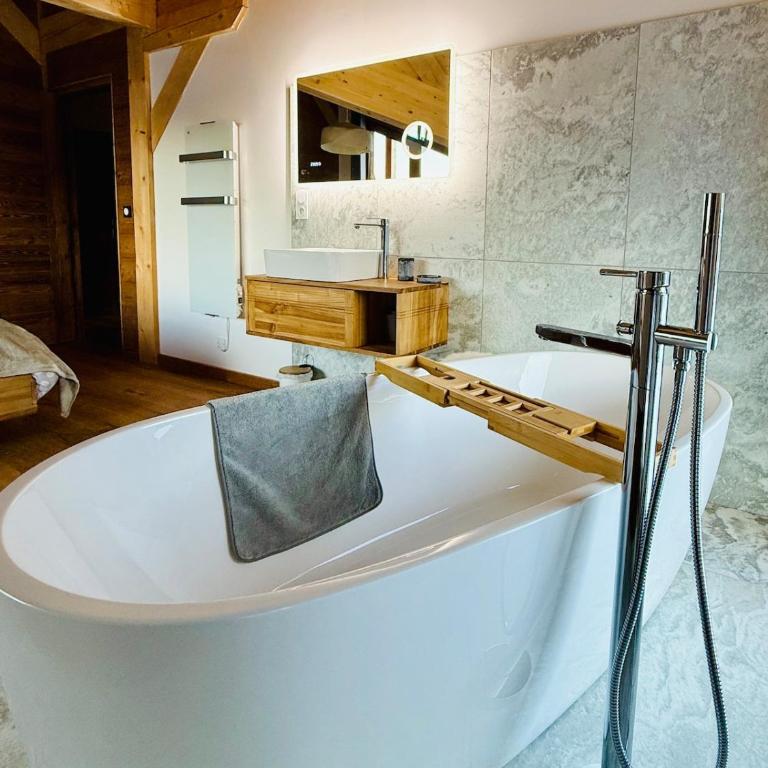 Chalet Monarch - Les Carroz - Sauna, Spa & vue Montagnes - Chalet - 10