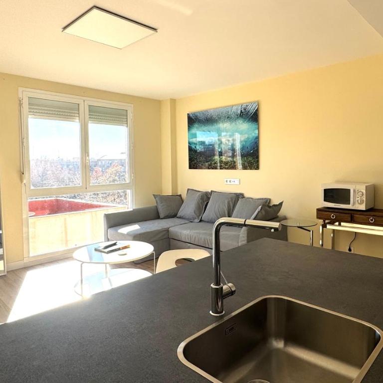 23 DOWN TOWN IN METRO IN 5 Station straigh WIFI AC - One-Bedroom Apartment - 9