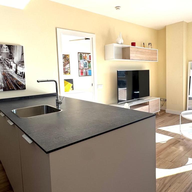 23 DOWN TOWN IN METRO IN 5 Station straigh WIFI AC - One-Bedroom Apartment - 11