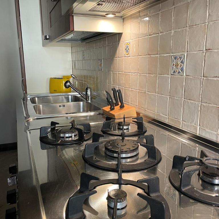 Casa Savoia 31 Charme in Palazzo del '700 a lago - Appartamento con 2 Camere da Letto - 5