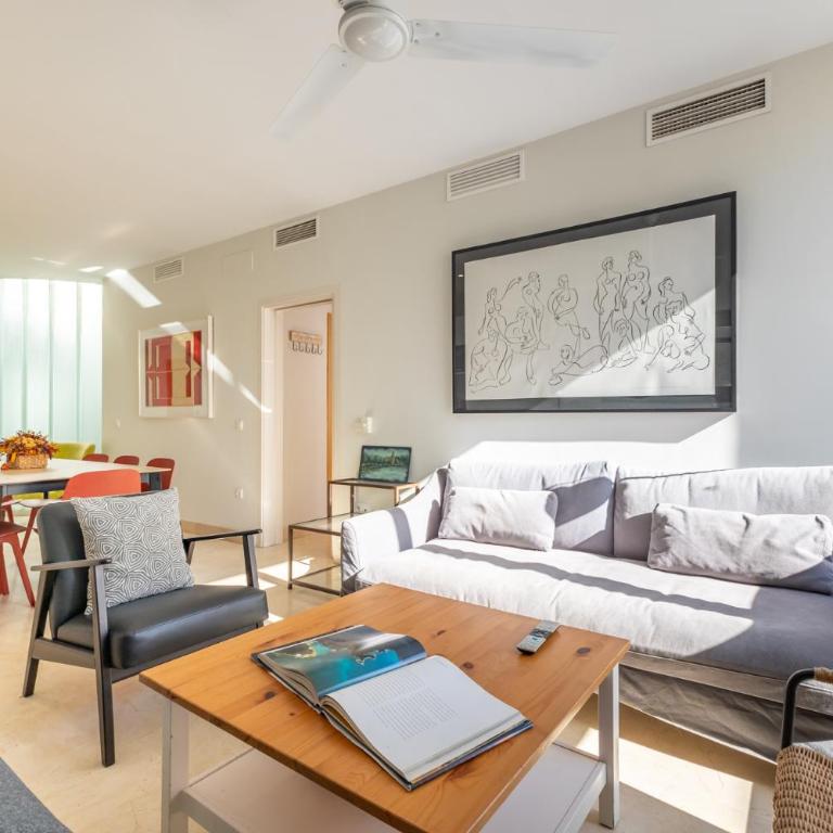 Tentudia Charming Apartments with Private Roof-Top or Patio in San Bernardo By OCityzen - Three-Bedroom Apartment with Private Rooftop - Second Floor - 7
