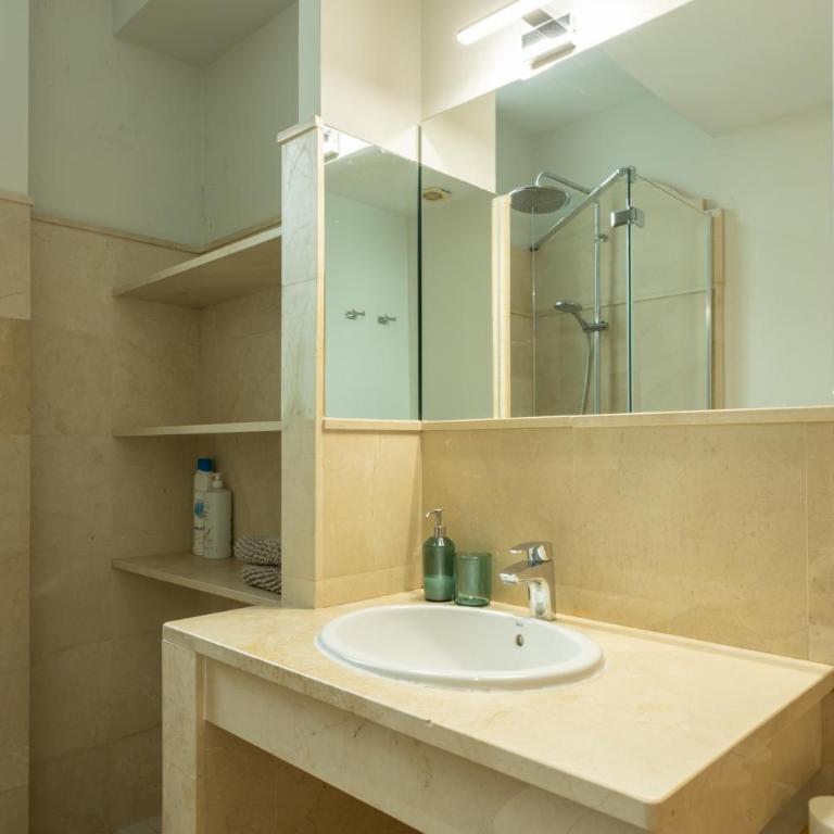 Tentudia Charming Apartments with Private Roof-Top or Patio in San Bernardo By OCityzen - Three-Bedroom Apartment with Private Rooftop - Second Floor - 19