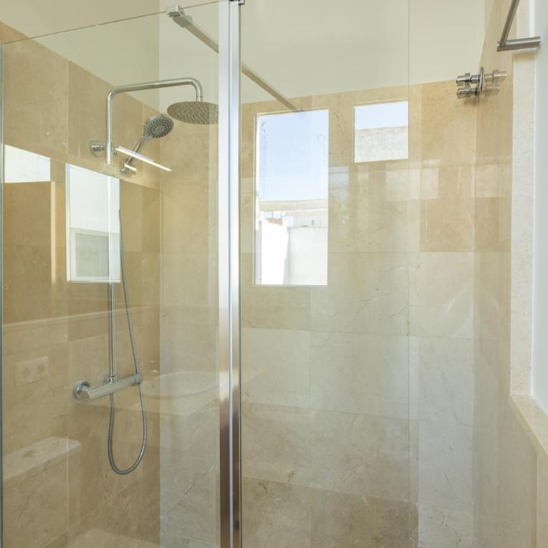 Tentudia Charming Apartments with Private Roof-Top or Patio in San Bernardo By OCityzen - Three-Bedroom Apartment with Private Rooftop - Second Floor - 31