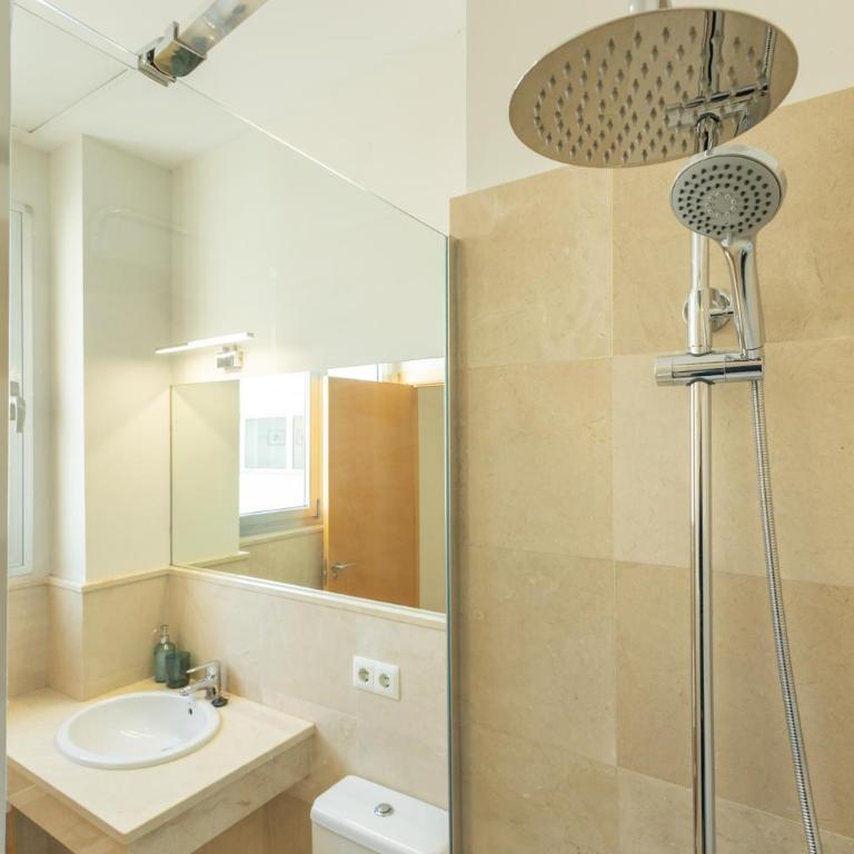 Tentudia Charming Apartments with Private Roof-Top or Patio in San Bernardo By OCityzen - Three-Bedroom Apartment with Private Rooftop - Second Floor - 30