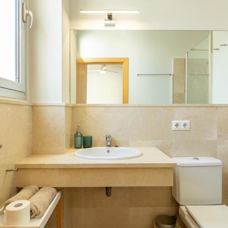 Tentudia Charming Apartments with Private Roof-Top or Patio in San Bernardo By OCityzen - Three-Bedroom Apartment with Private Rooftop - Second Floor - 32