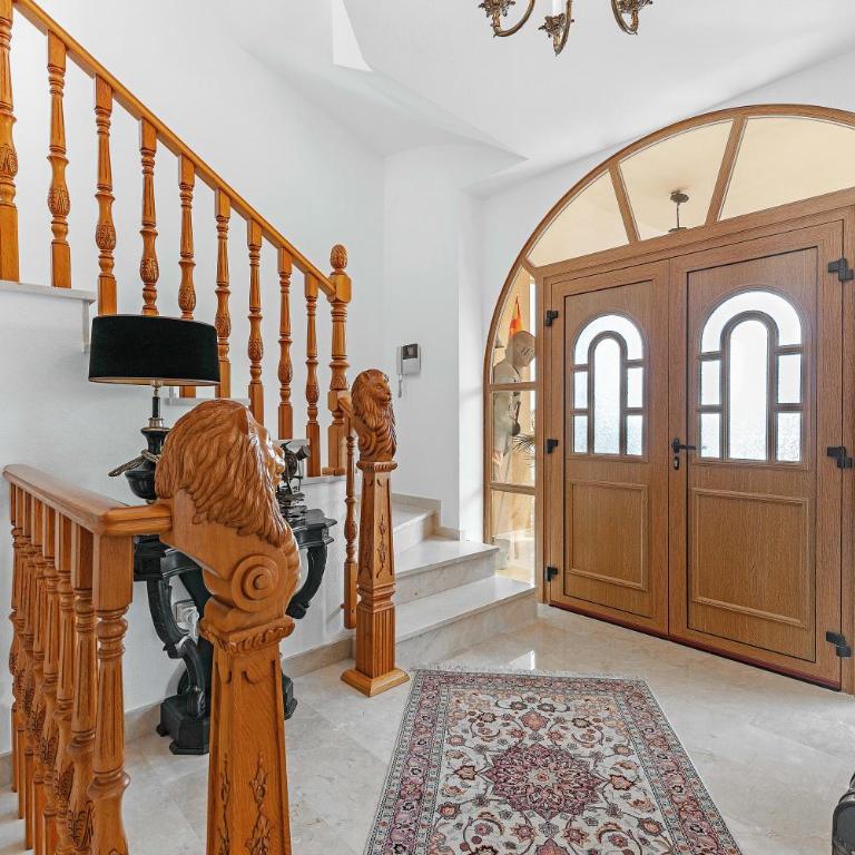 Luxury Villa Facing the Sea, With Swimming Pool - Villa - 5