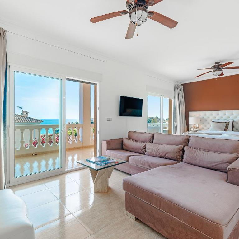 Luxury Villa Facing the Sea, With Swimming Pool - Villa - 22
