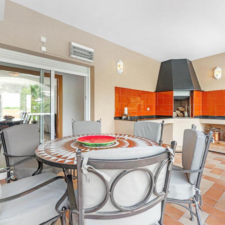 Luxury Villa Facing the Sea, With Swimming Pool - Villa - 43