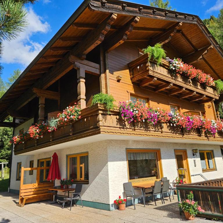 Pension Appartement Ambrosi - Doppelzimmer mit Balkon - 8