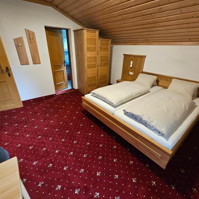 Pension Appartement Ambrosi - Doppelzimmer mit Balkon - 11