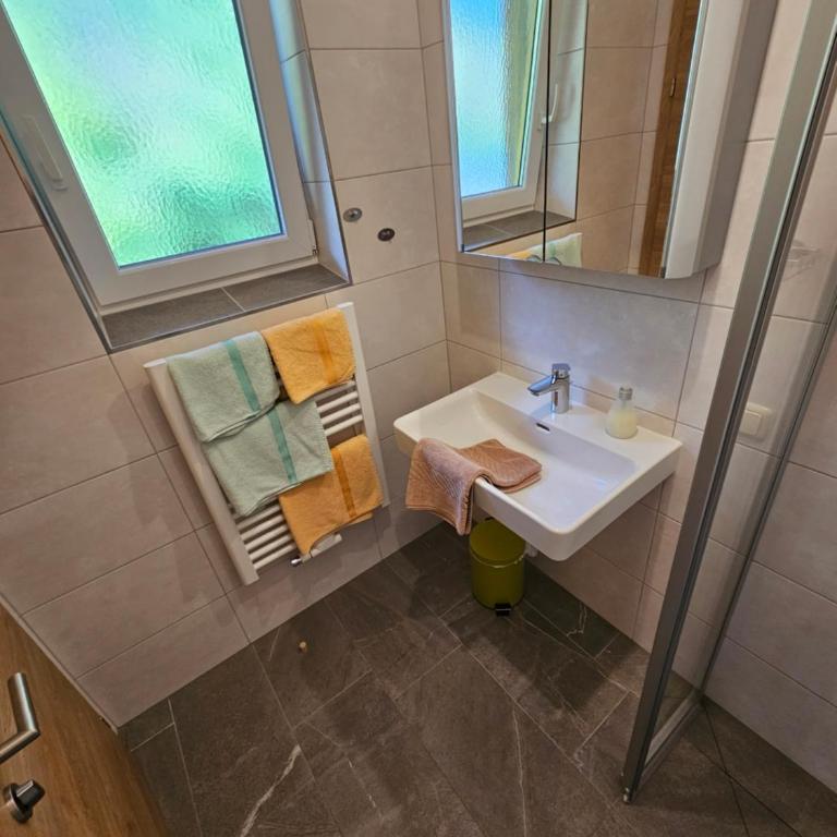 Pension Appartement Ambrosi - Doppelzimmer mit Balkon - 12