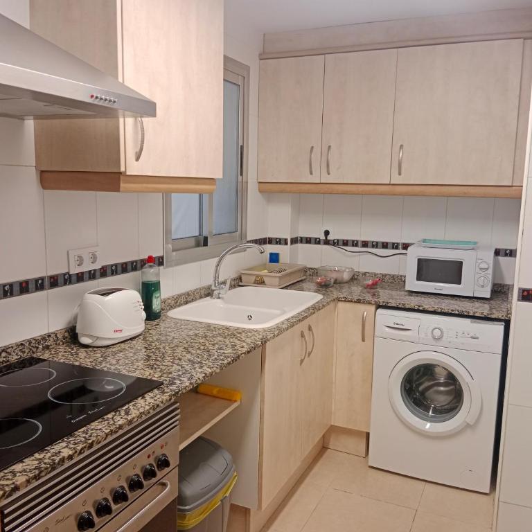 Piso con piscina y parking - Apartamento de 2 dormitorios - 2