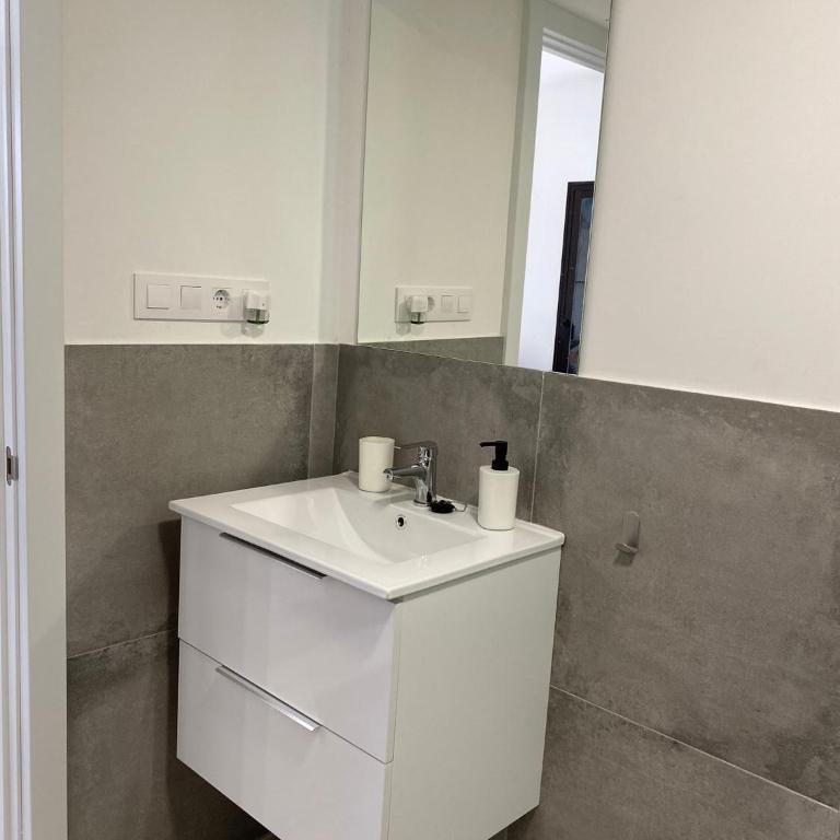 Bungalow con entrada privada y gran terraza soleada - ALHU - Casa con 1 dormitorio - 19