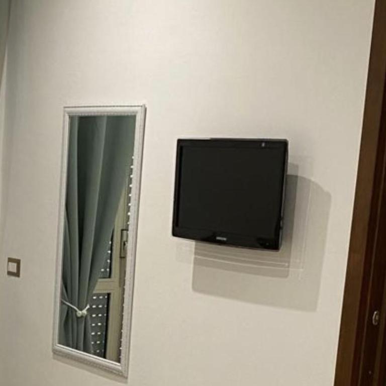 B&B Civico 22 Silvestre - Double Room with Balcony (2 Adults + 1 Child) - 13