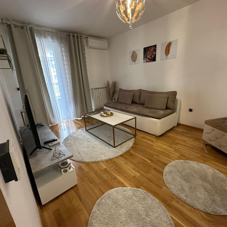 Prestige Apartman Bulevar - One-Bedroom Apartment - 2