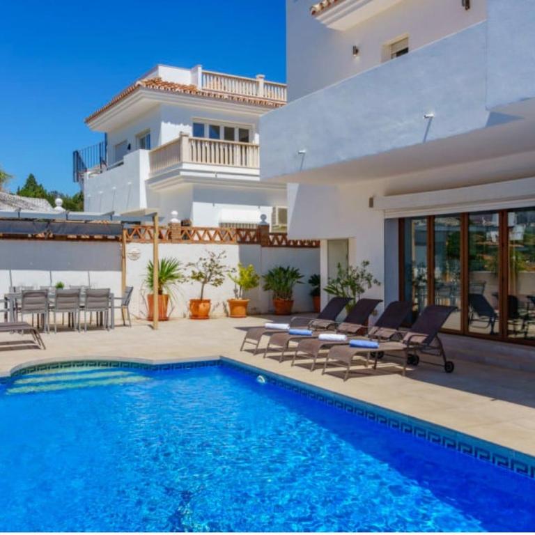 Villa Angel - La Cala Di Mijas - 4 Bedroom, Sleeps 8, Private Pool, Close to the Beach - Villa - 2