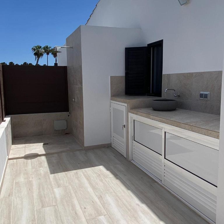 Bungalow con entrada privada y gran terraza soleada - ALHU - Casa con 1 dormitorio - 8