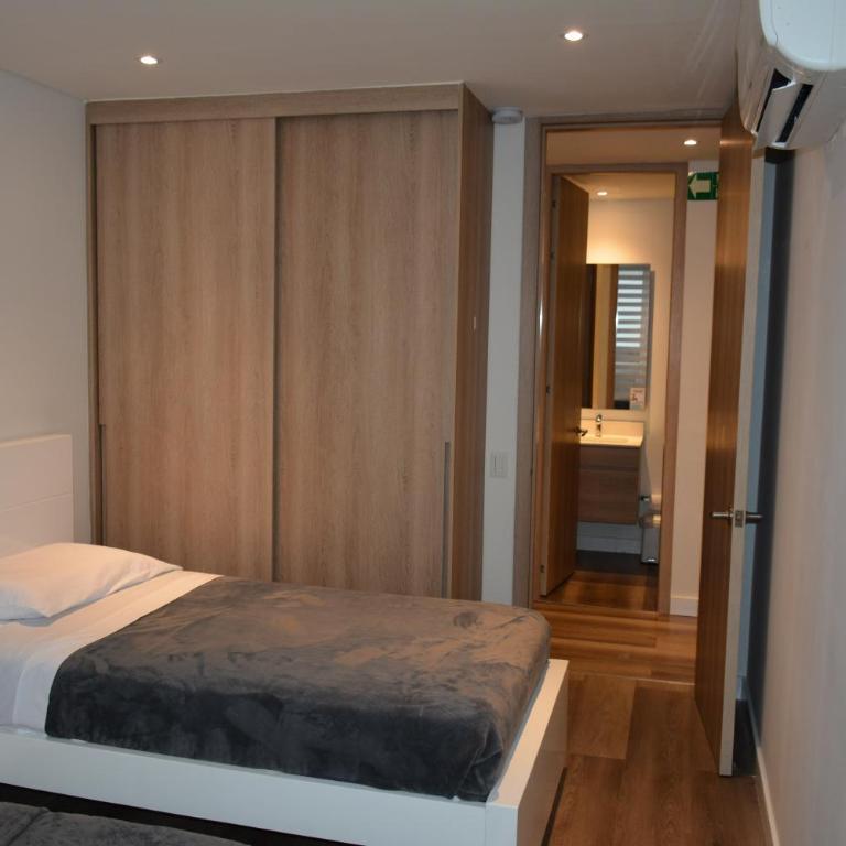Modern new 3 bedroom apartment 5min to beach shops restaurants - Apartamento Premium de 3 dormitorios con balcón - 63