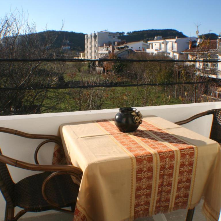 B&B Lovac - Dvokrevetna Soba sa Bračnim Krevetom/Zasebnim Krevetima i Pogledom na Bazen - 5