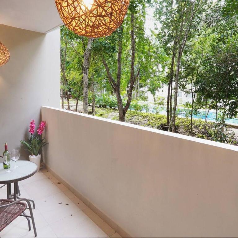 Selvanova Coto8 10min Beach,Gyms,Pools,WIFI 200MB - Three-Bedroom Apartment - 1
