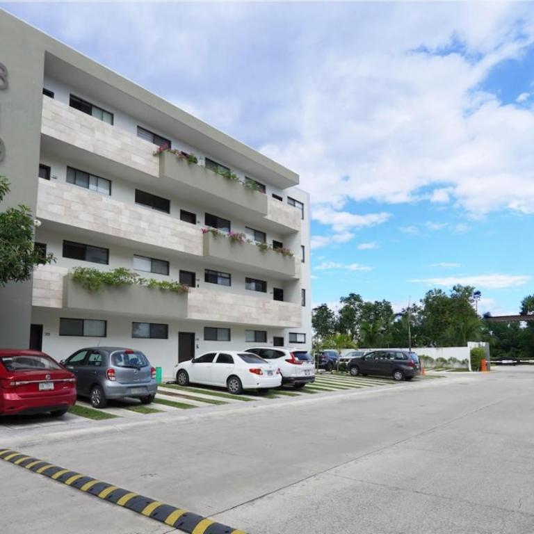 Selvanova Coto8 10min Beach,Gyms,Pools,WIFI 200MB - Three-Bedroom Apartment - 26