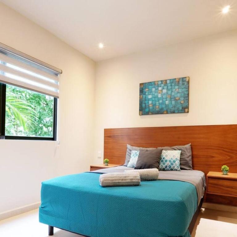 Selvanova Coto8 10min Beach,Gyms,Pools,WIFI 200MB - Three-Bedroom Apartment - 6