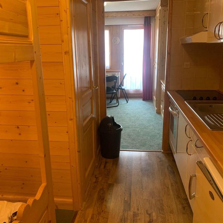 Studio ski aux pieds Méribel Altiport, balcon, jusqu'à 4 pers. - FR-1-411-974 - Estudio - 10