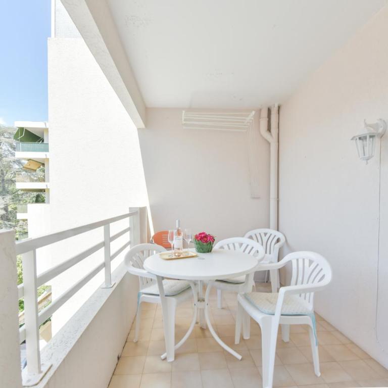 PALM ROYAL - Apt for 4 with balcony - 5 minutes from the beach - Appartement 1 Chambre - 2